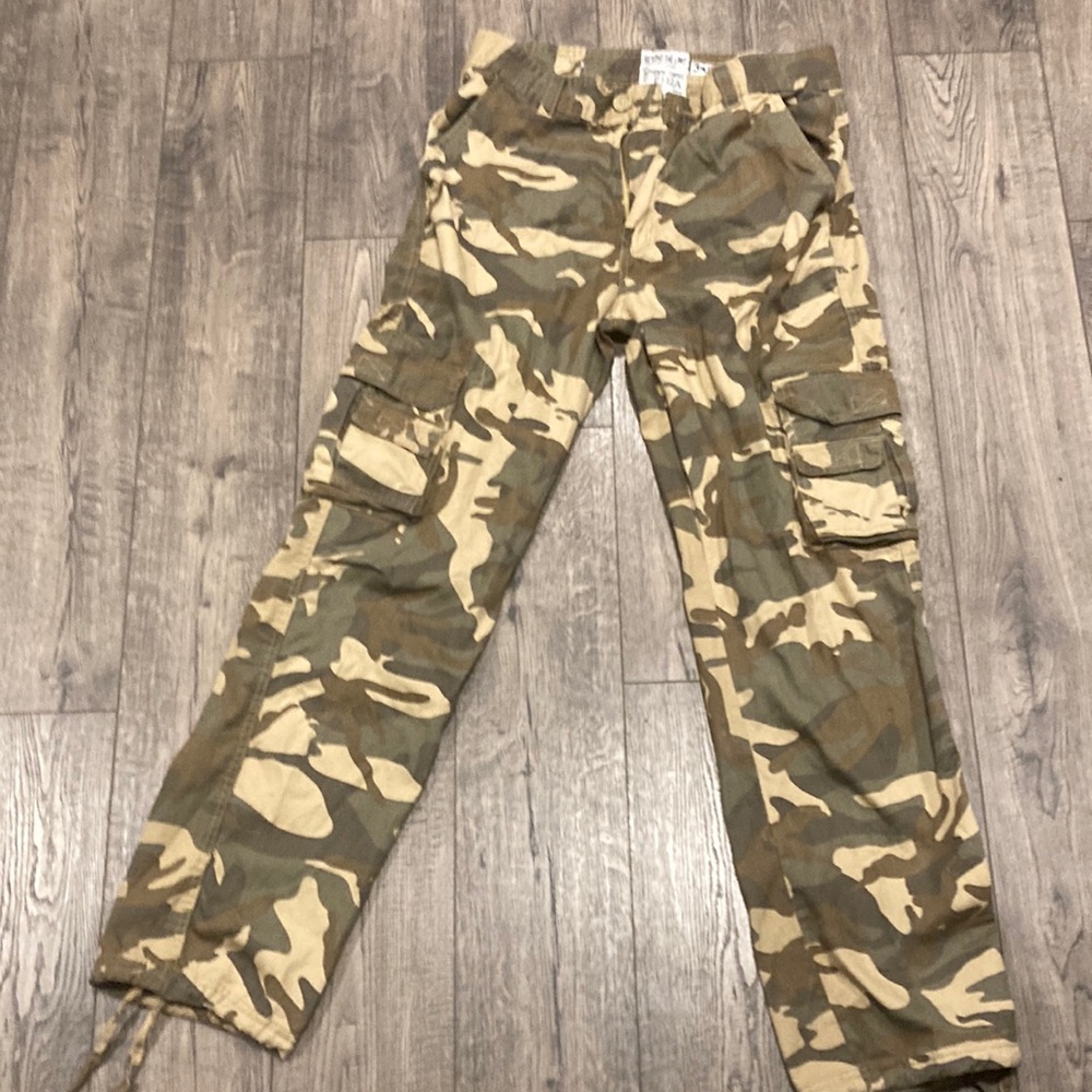 Beyond the limit men camo cargo pants size 34x32